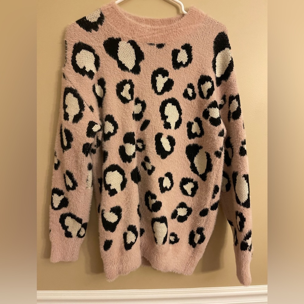 Forever 21 Sweater - Small